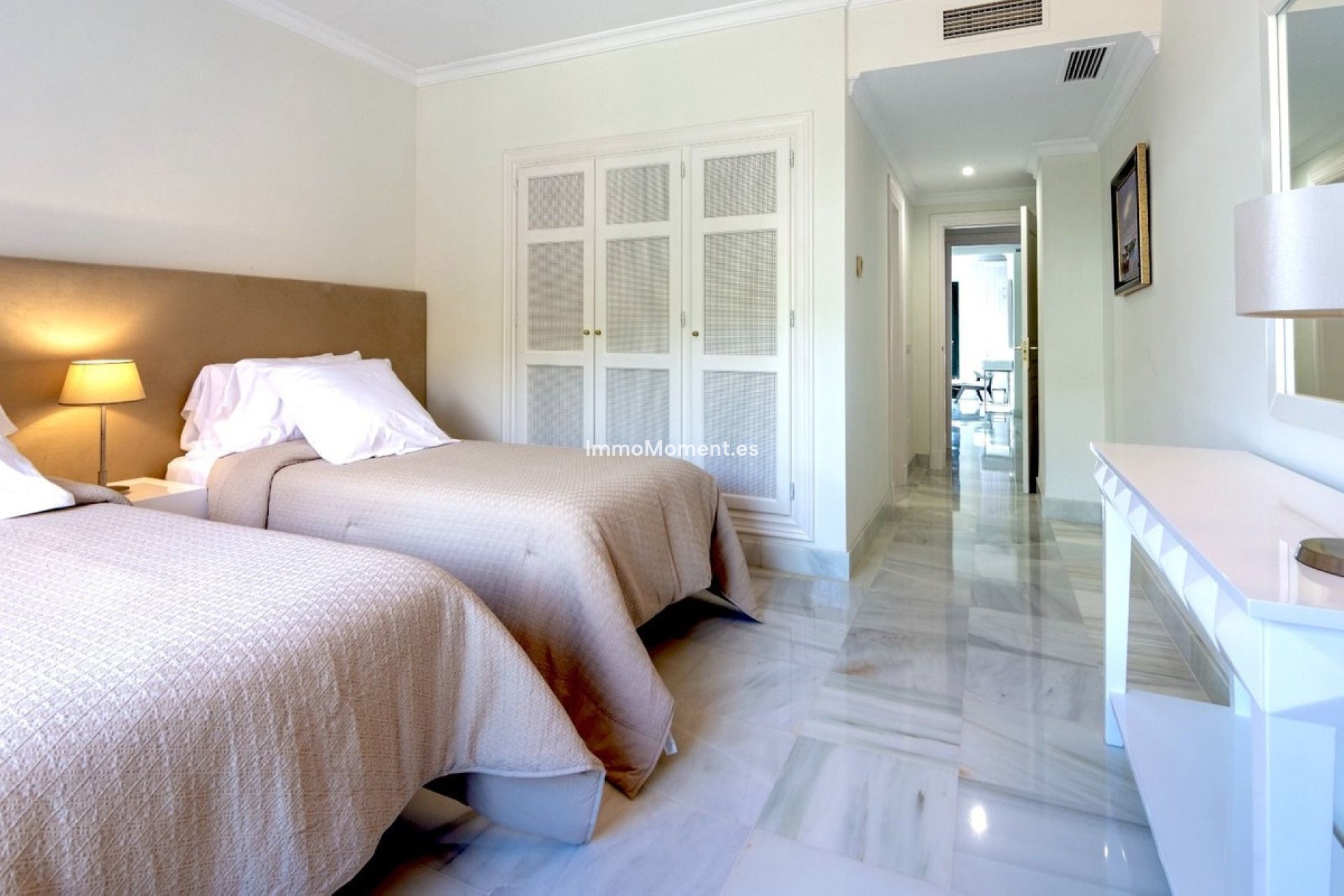 Resale - Apartment - Benahavís - La Quinta