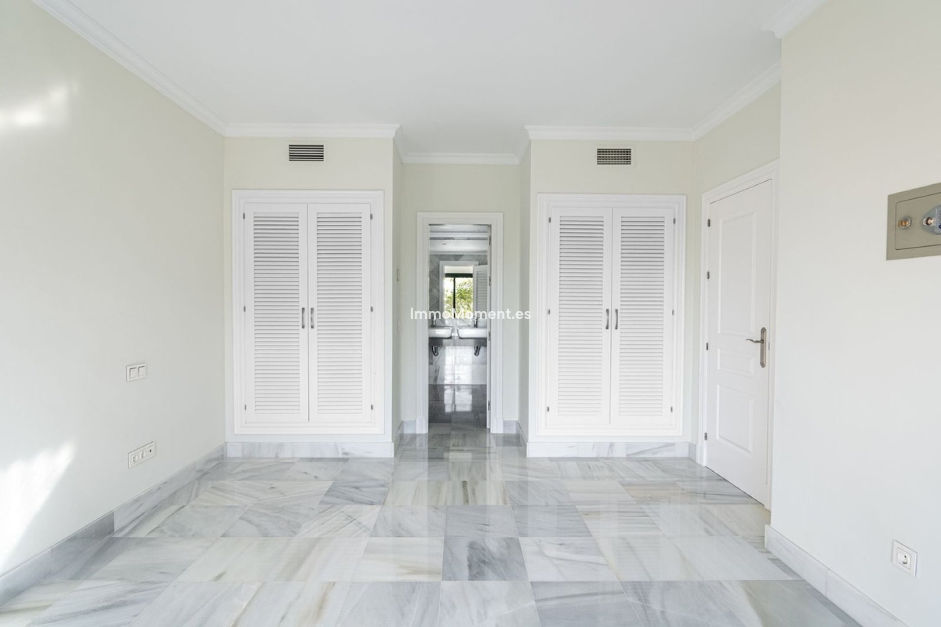 Resale - Apartment - Benahavís - La Quinta