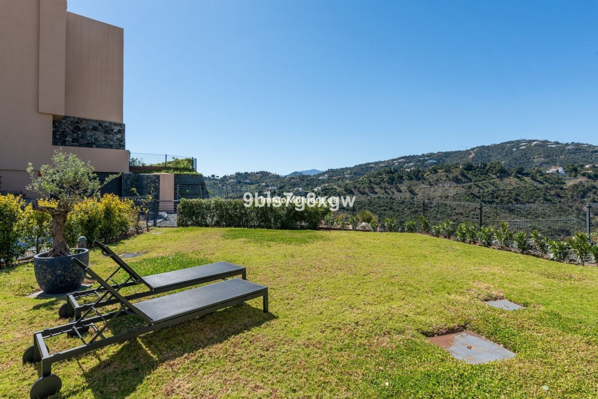 Resale - Apartment - Benahavís - La Quinta