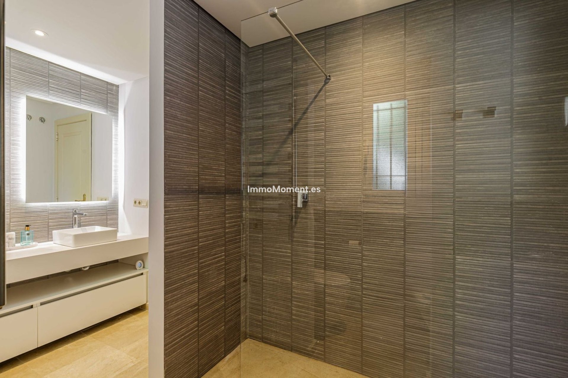 Resale - Apartment - Benahavís - La Quinta