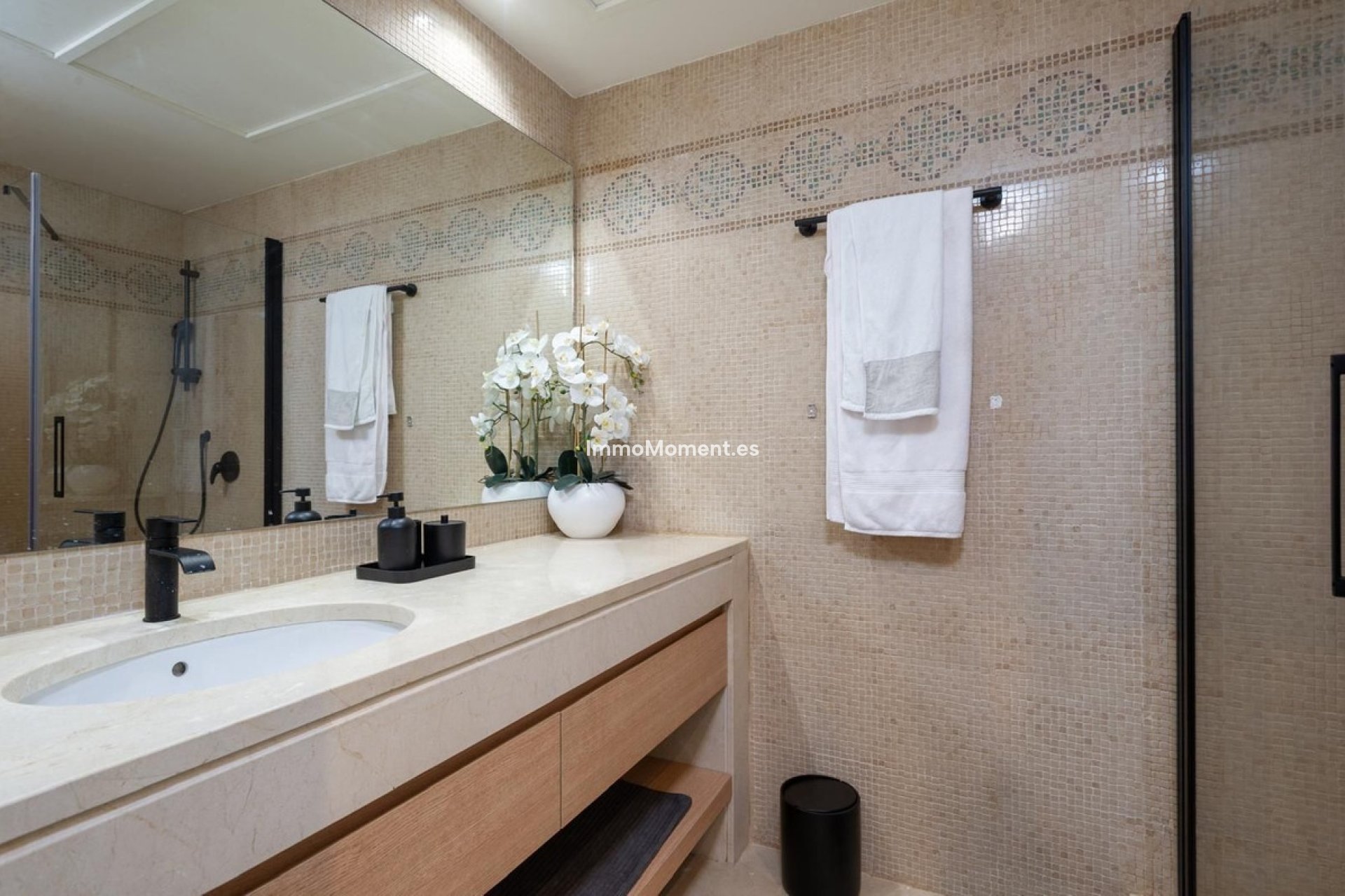 Resale - Apartment - Benahavís - La Quinta