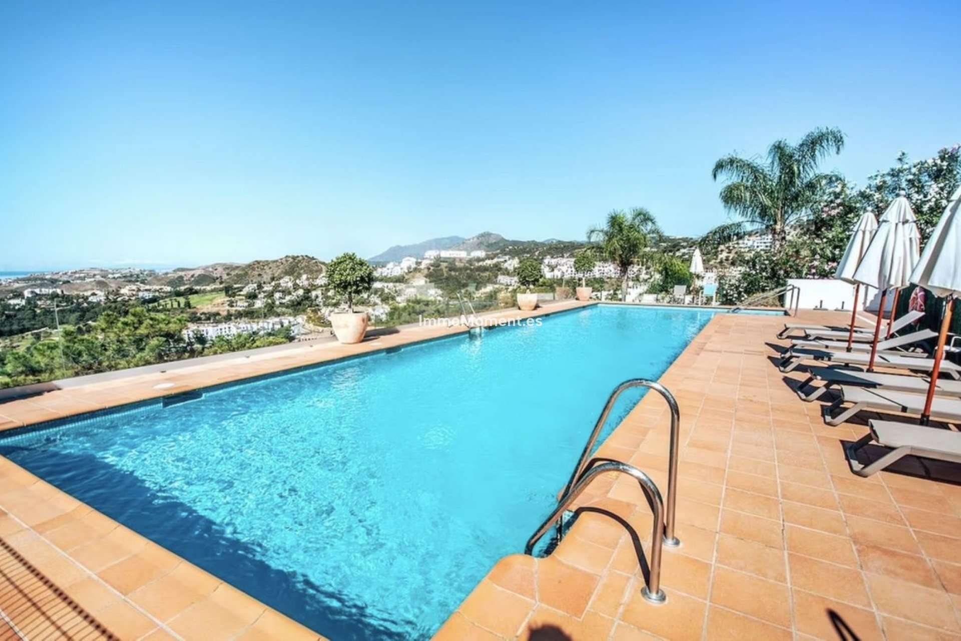 Resale - Apartment - Benahavís - La Quinta