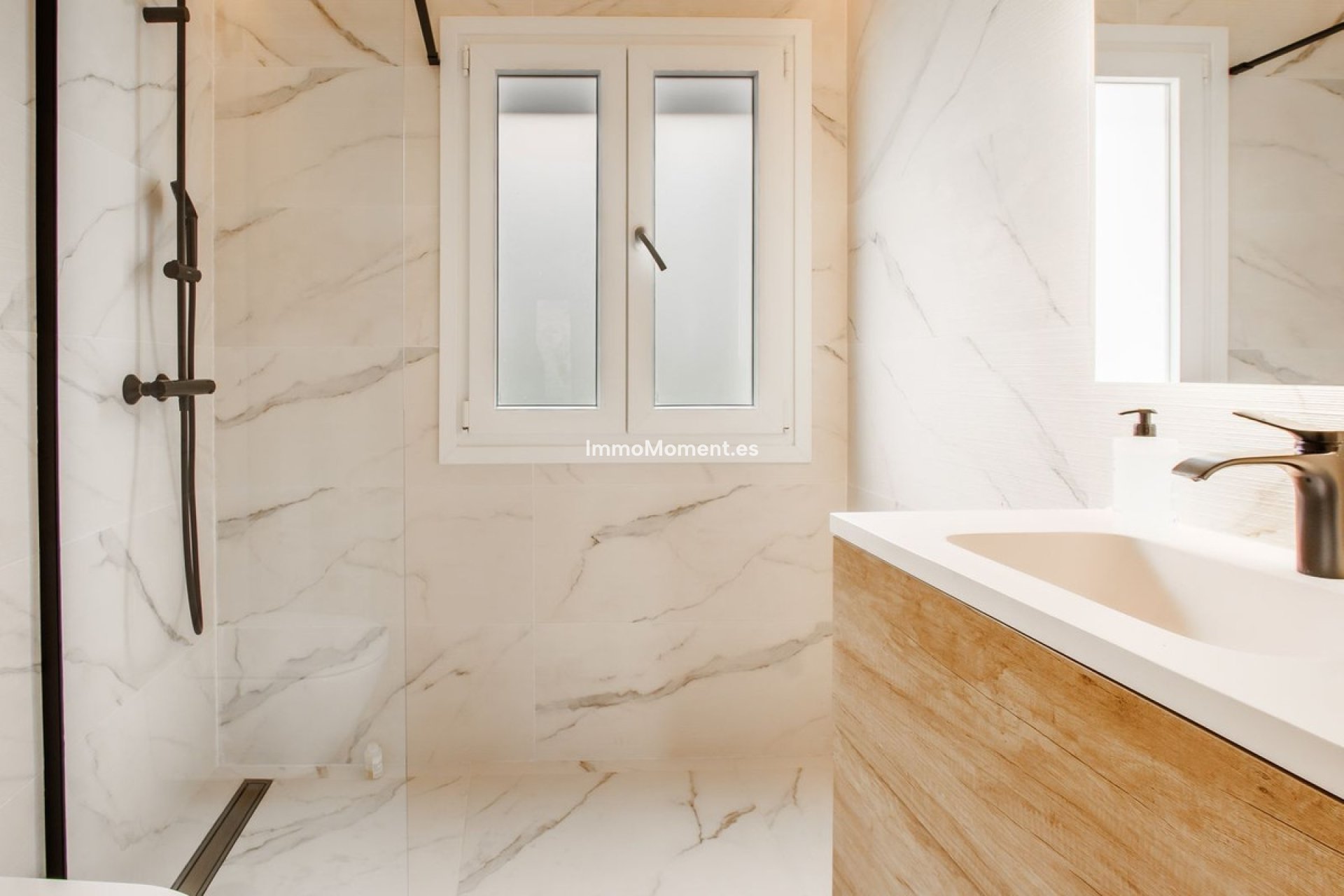 Resale - Apartment - Benahavís - La Quinta