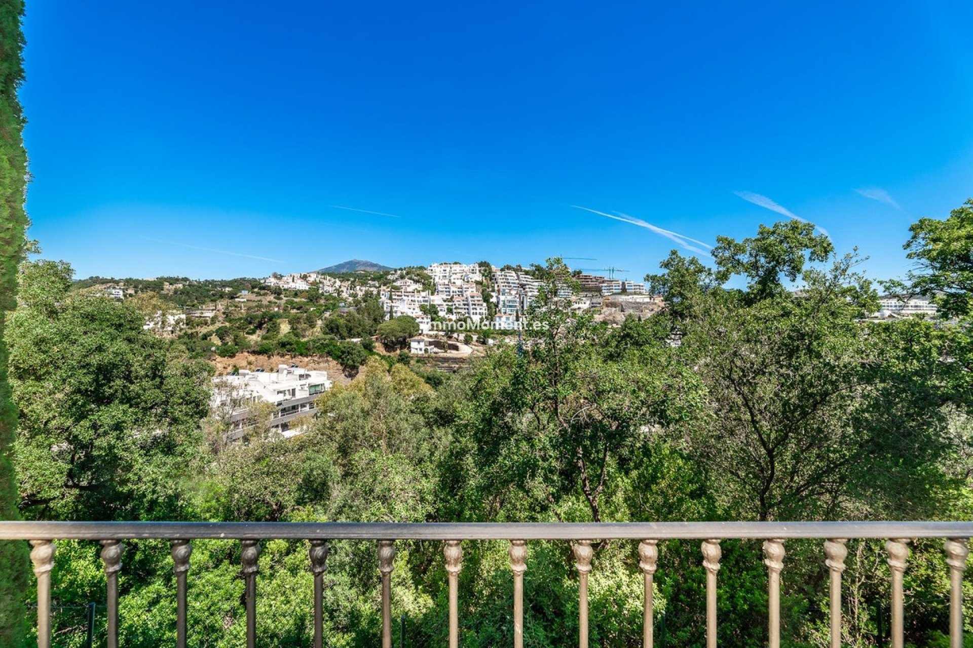 Resale - Apartment - Benahavís - La Quinta