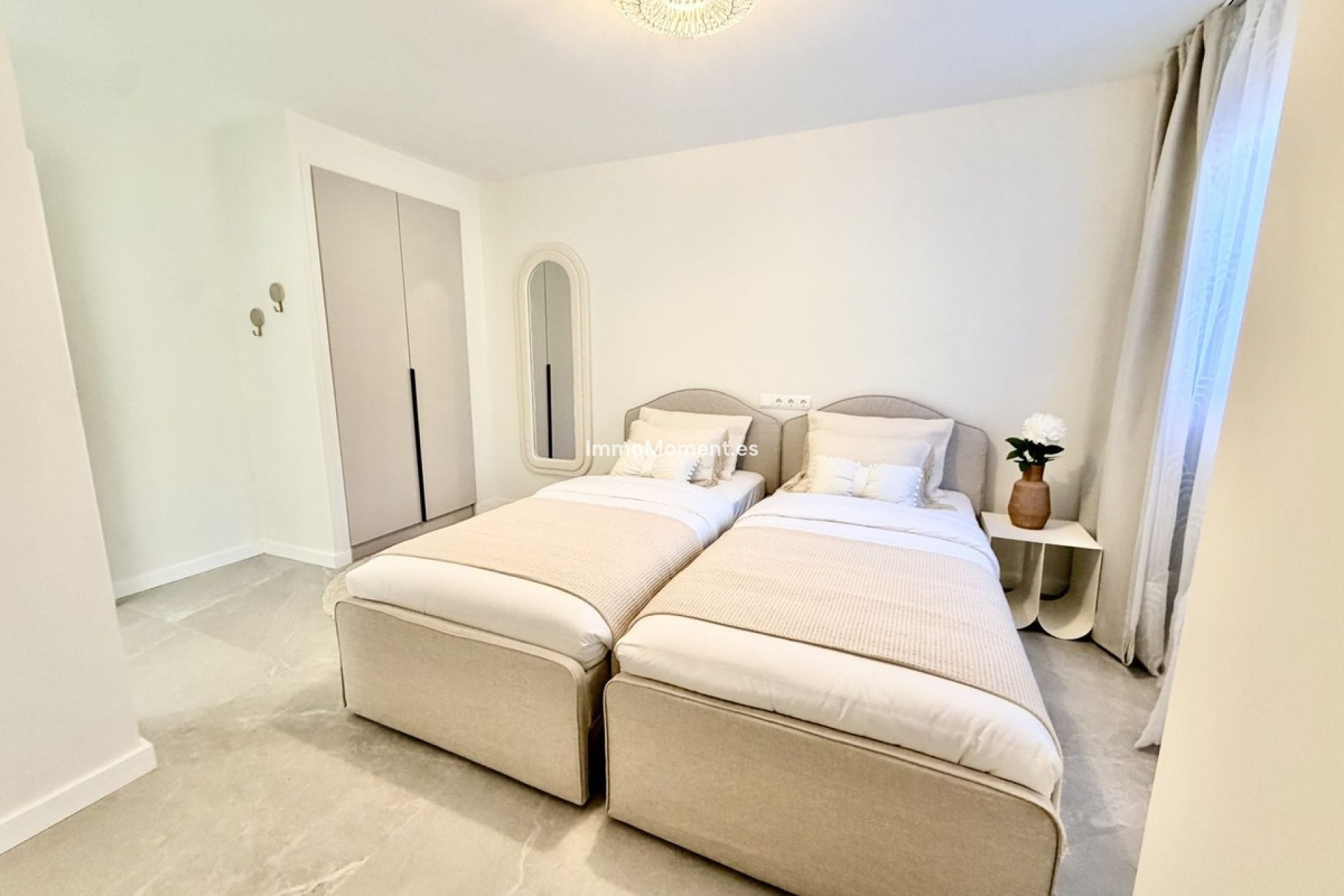 Resale - Apartment - Benahavís - La Quinta