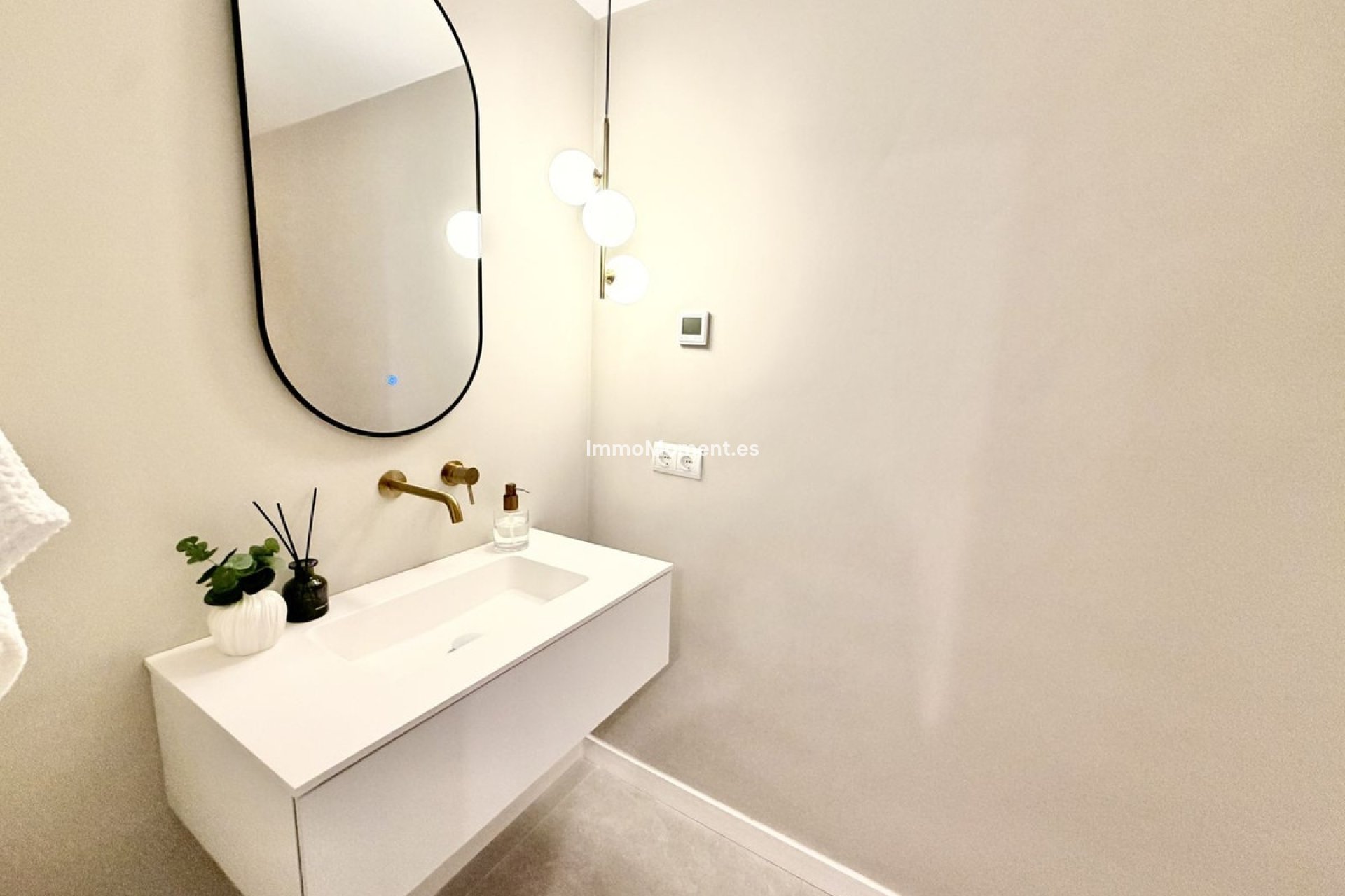 Resale - Apartment - Benahavís - La Quinta