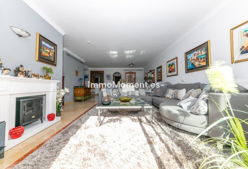 Resale - Apartment - Benahavís - La Quinta