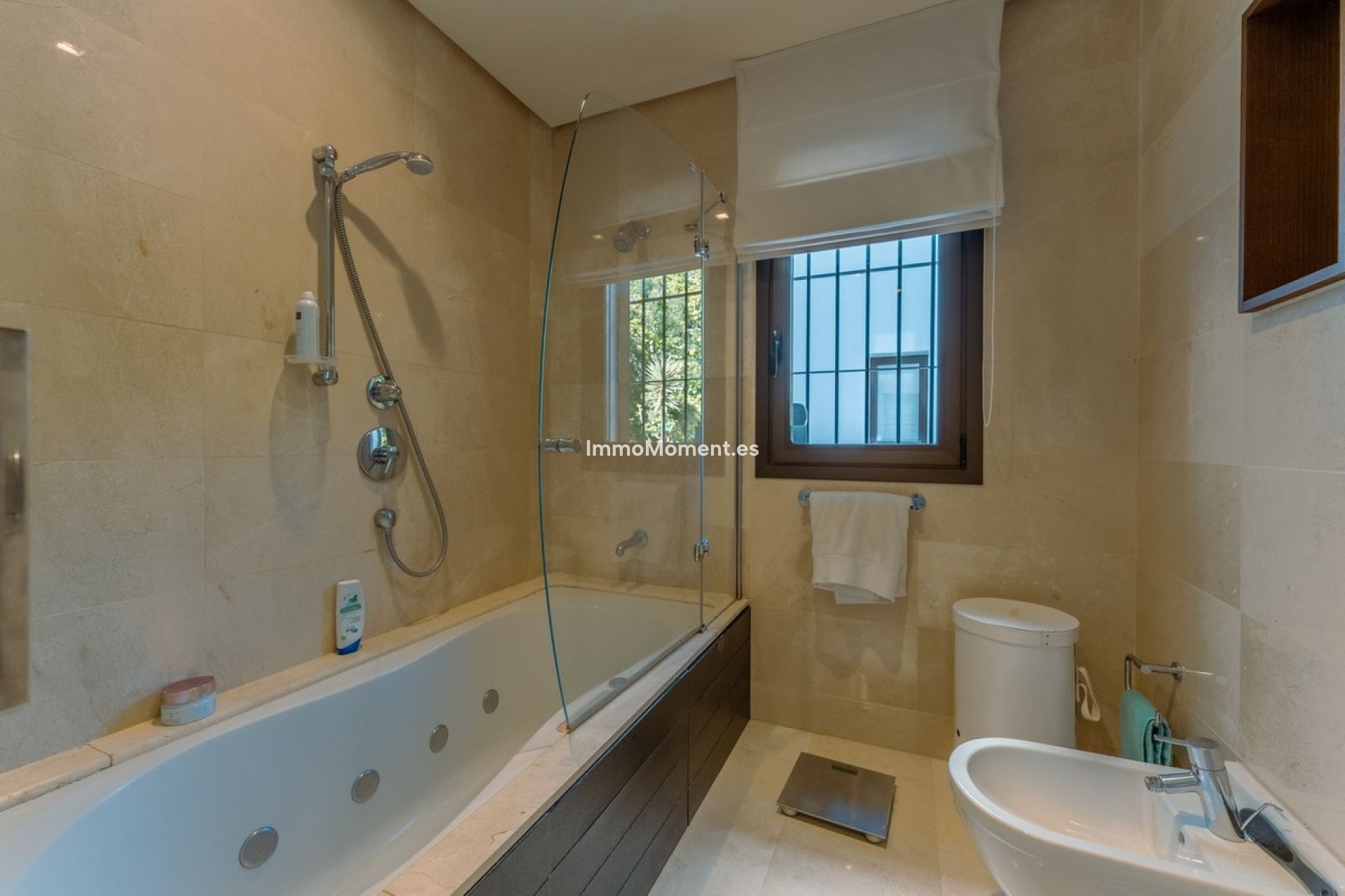 Resale - Apartment - Benahavís - La Quinta