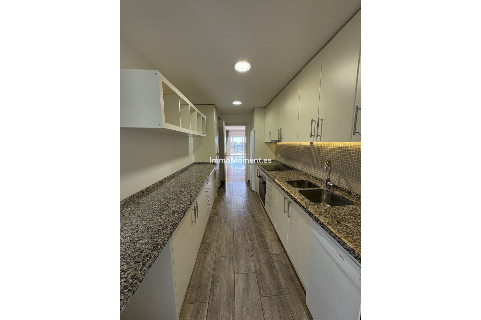 Resale - Apartment - Benahavís - La Quinta