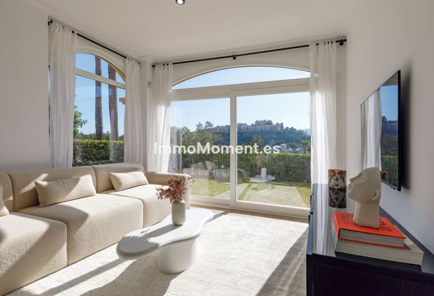 Resale - Apartment - Benahavís - La Quinta