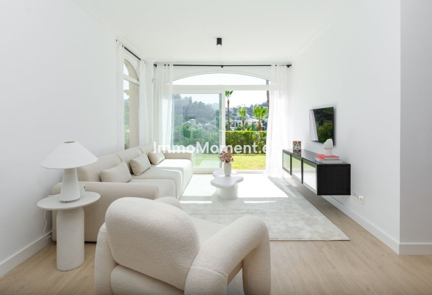 Resale - Apartment - Benahavís - La Quinta