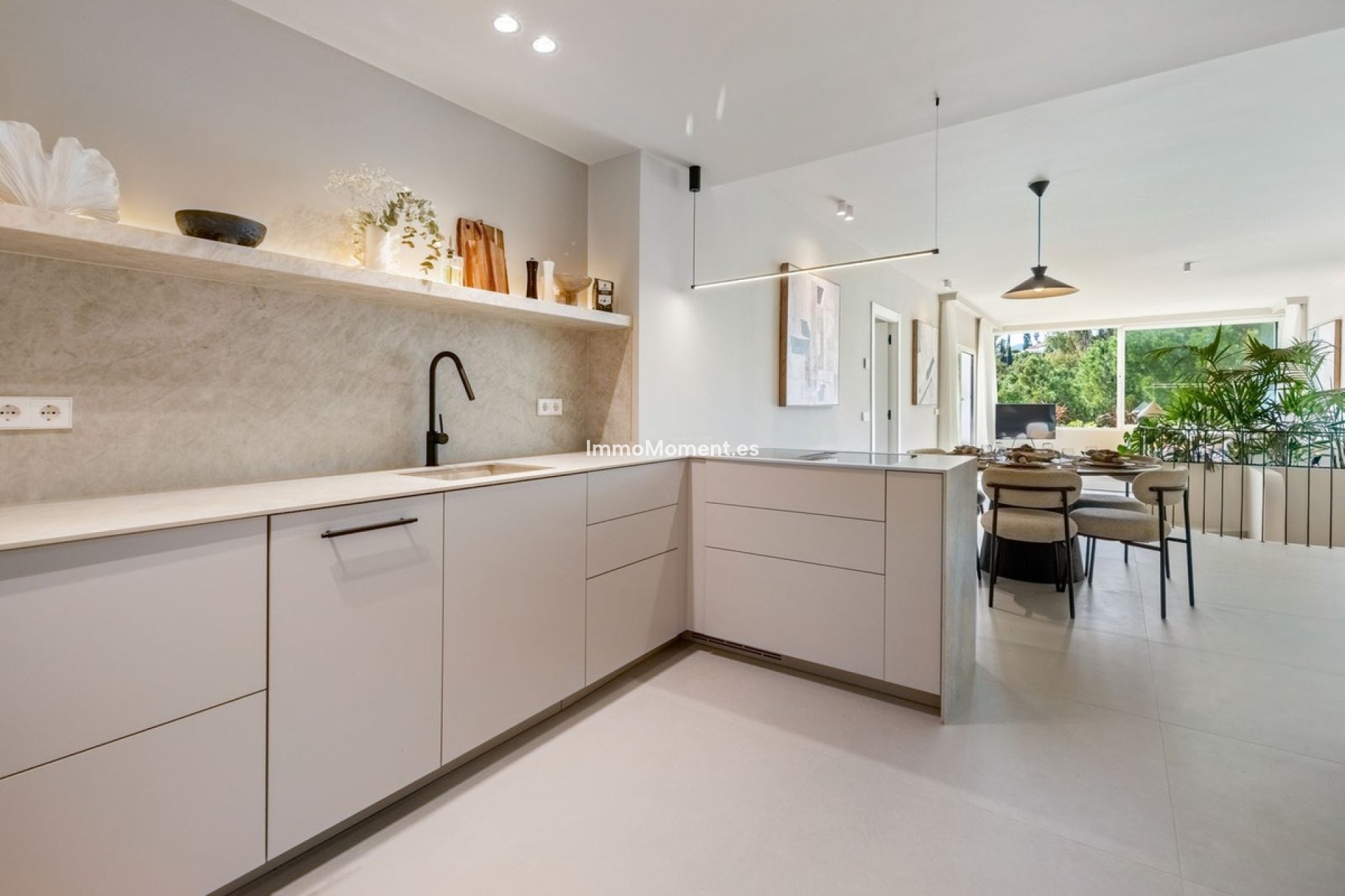 Resale - Apartment - Benahavís - La Quinta
