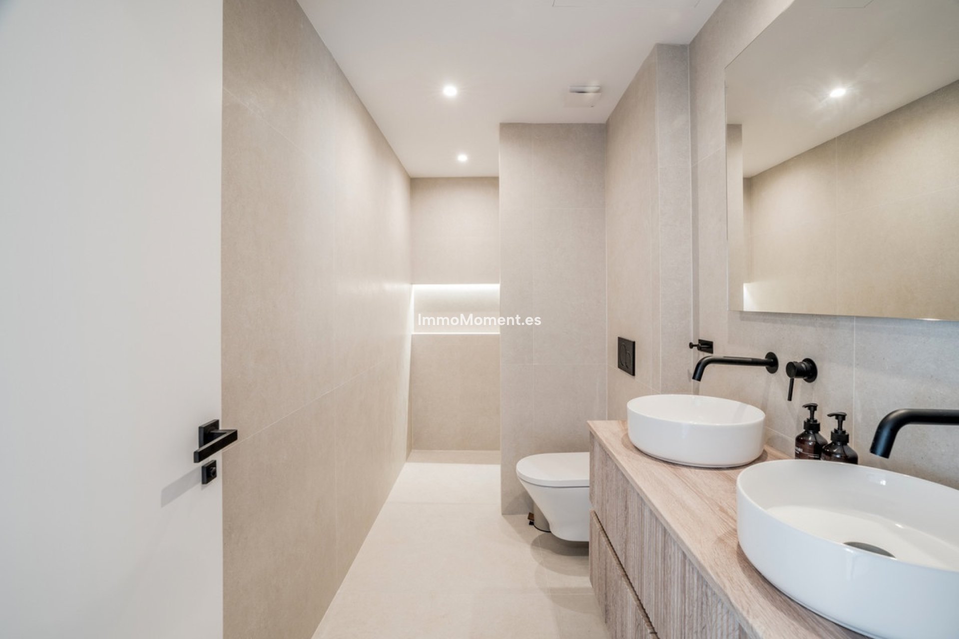 Resale - Apartment - Benahavís - La Quinta