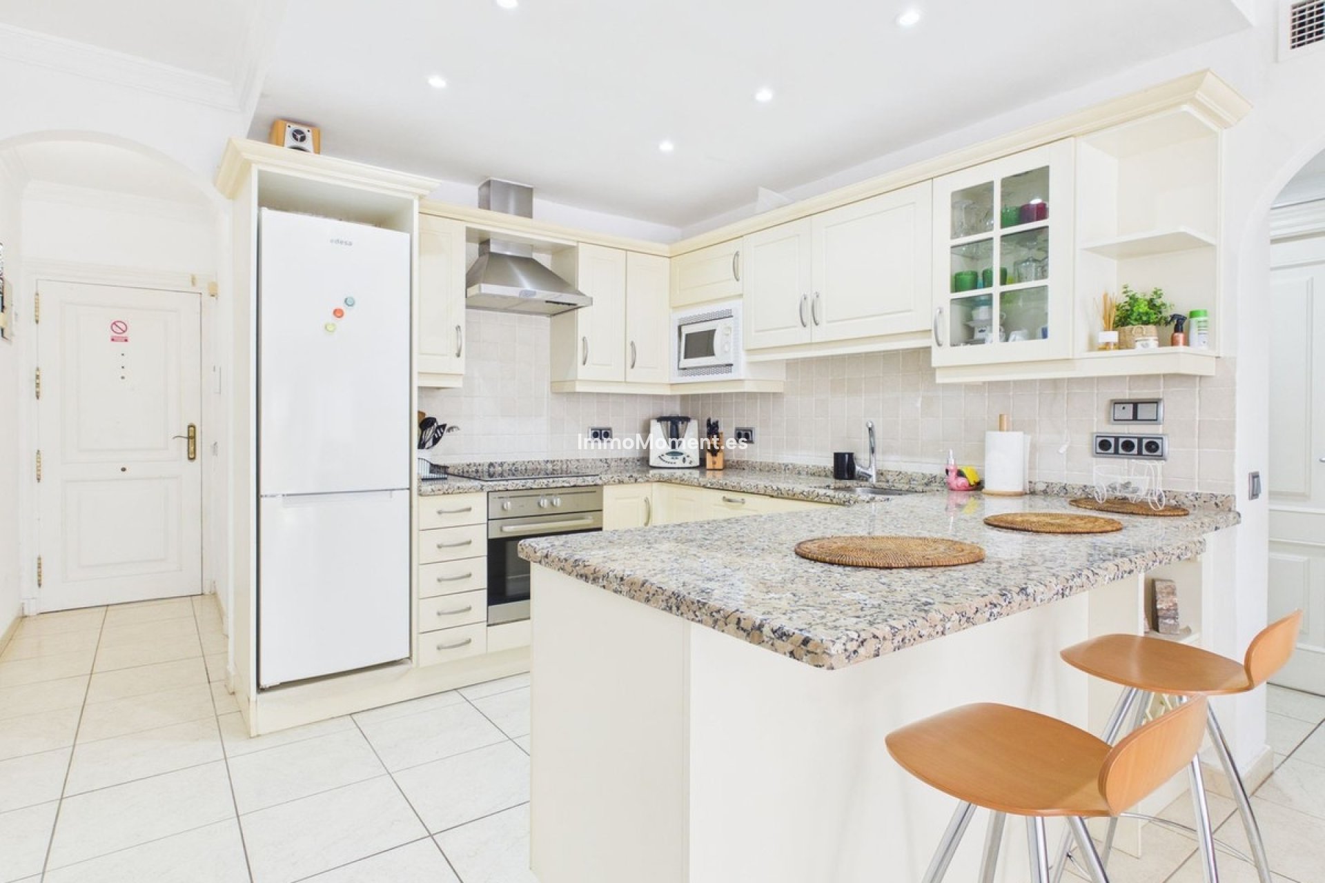 Resale - Apartment - Benahavís - La Quinta