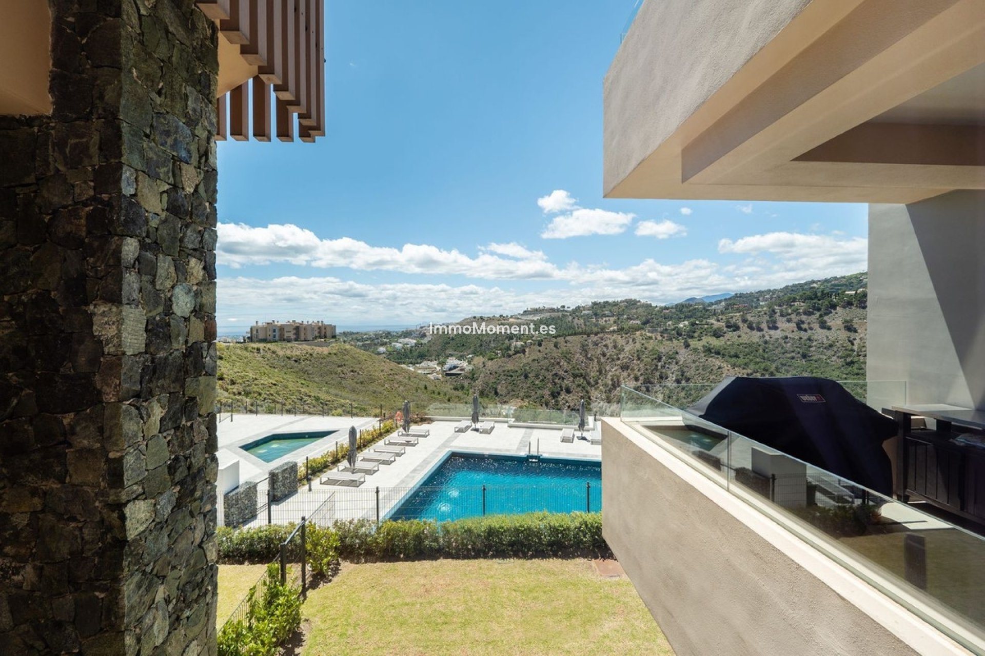 Resale - Apartment - Benahavís - La Quinta