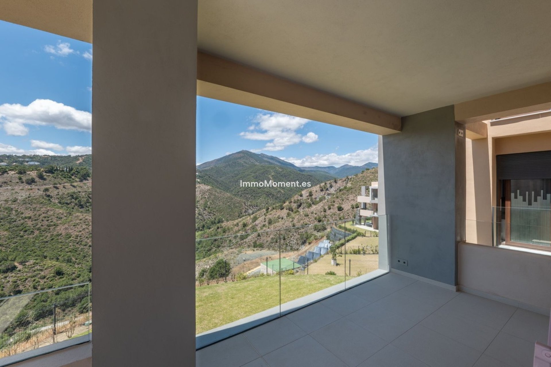 Resale - Apartment - Benahavís - La Quinta