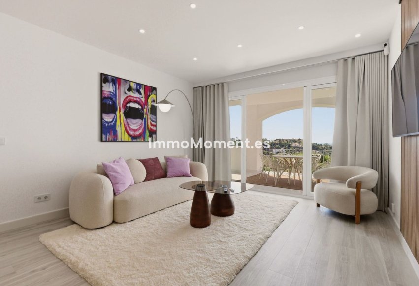Resale - Apartment - Benahavís - La Quinta