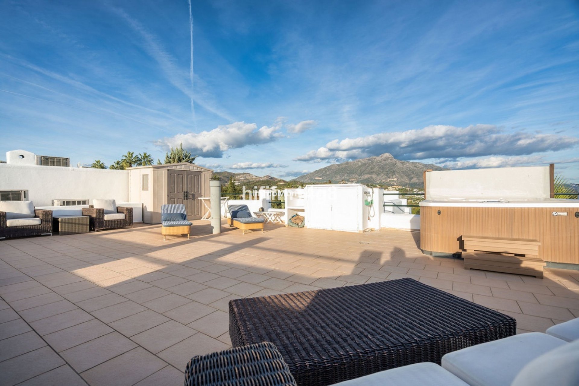 Resale - Apartment - Benahavís - La Quinta