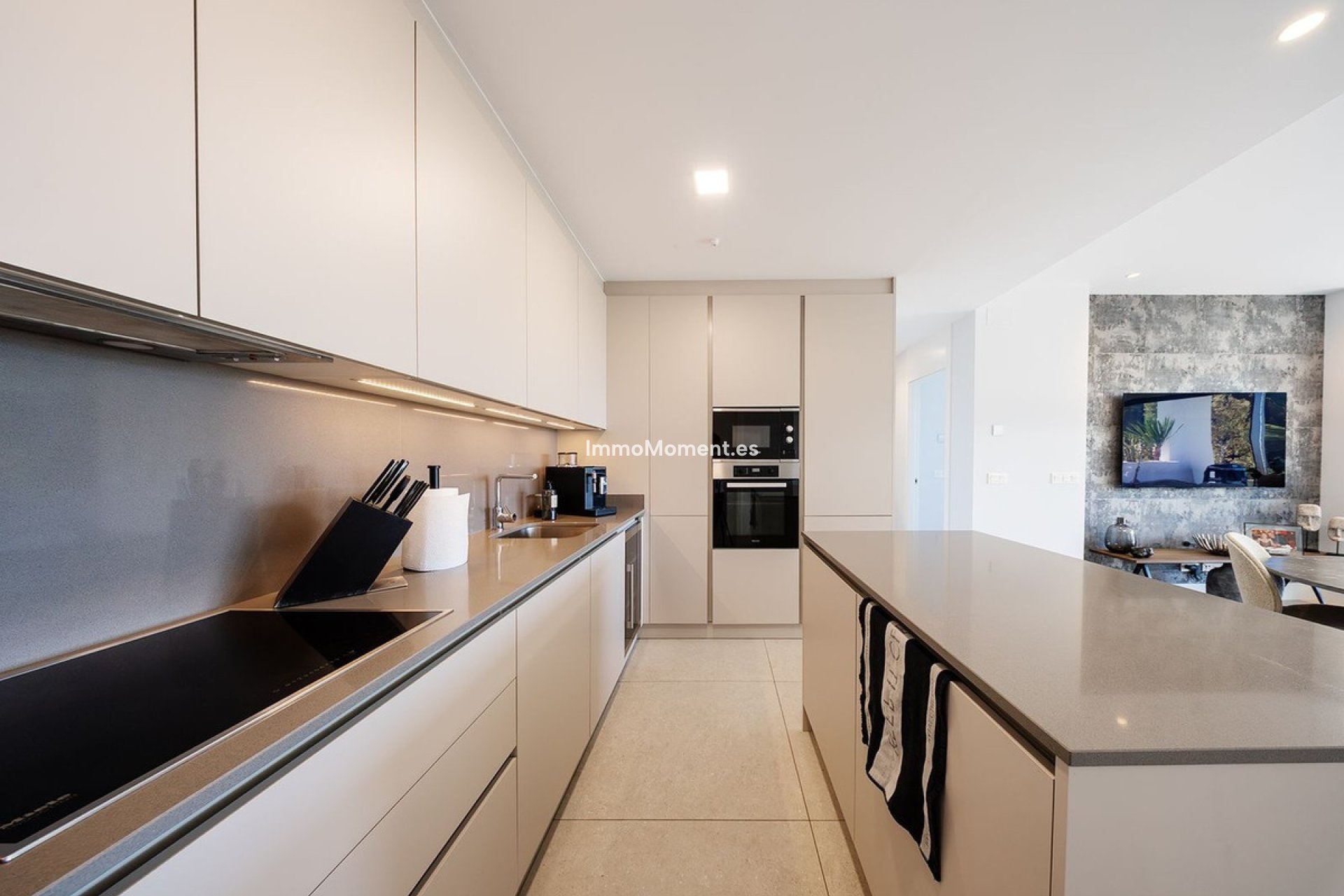 Resale - Apartment - Benahavís - La Quinta