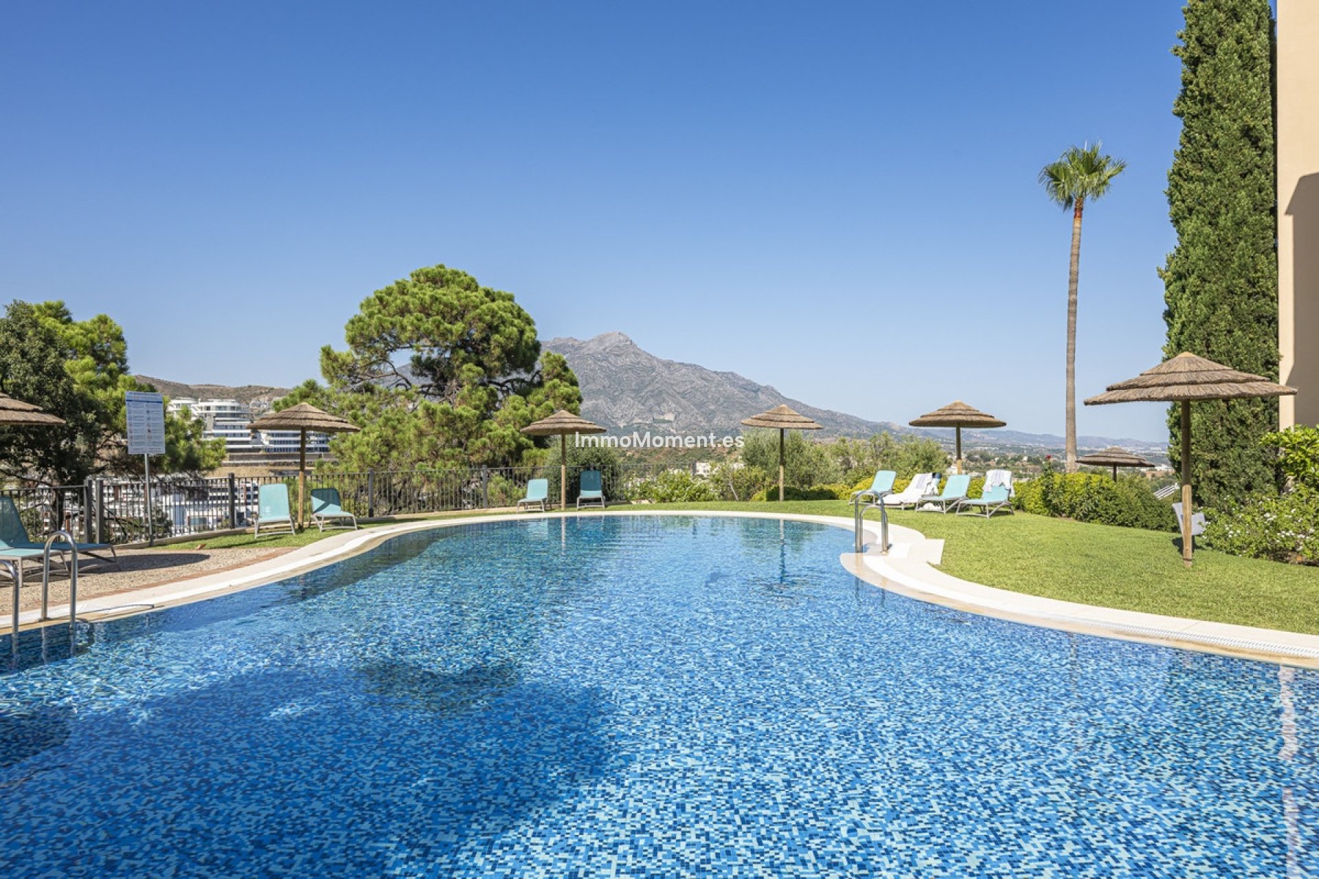 Resale - Apartment - Benahavís - La Quinta