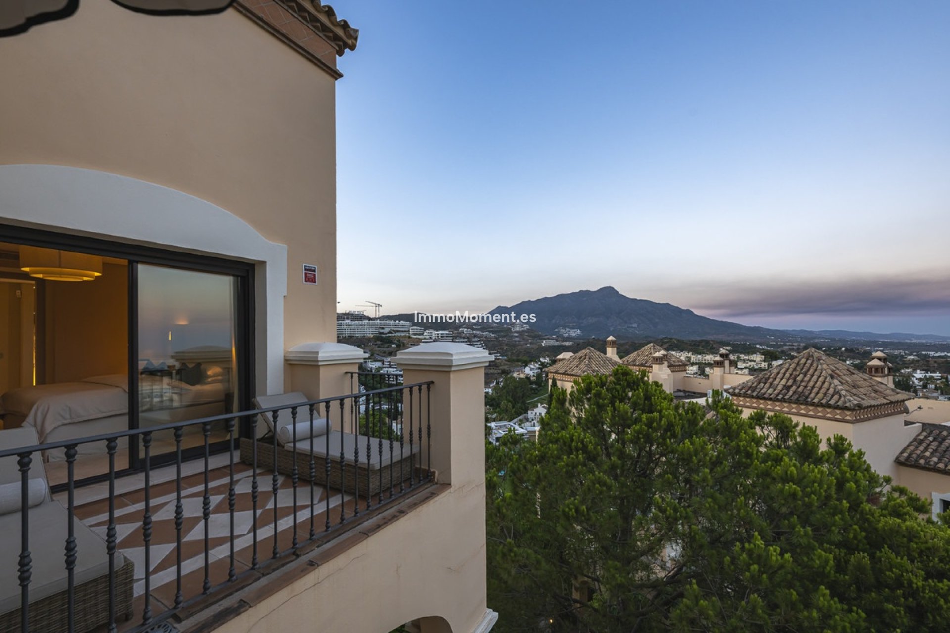 Resale - Apartment - Benahavís - La Quinta