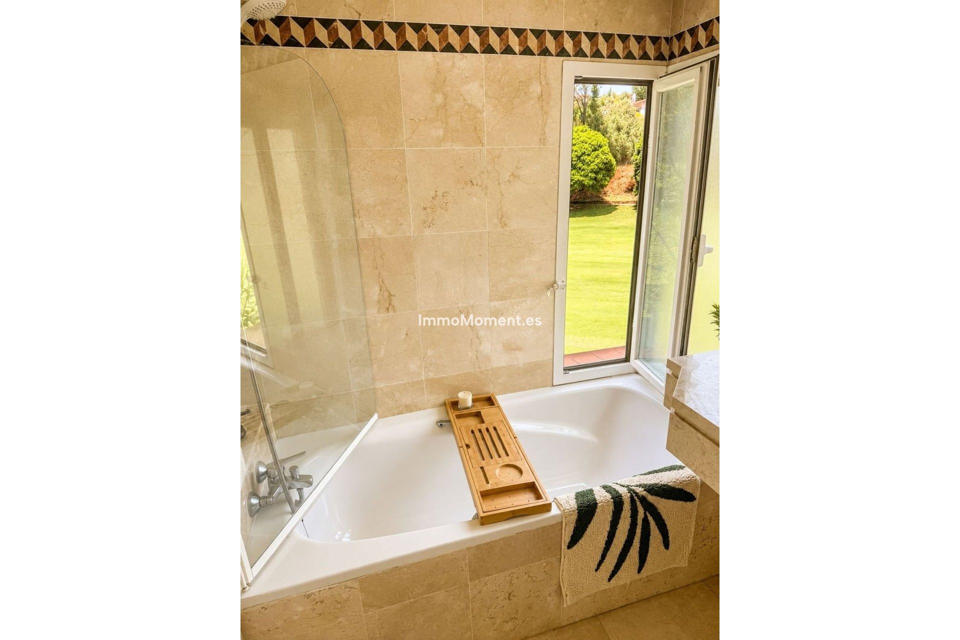 Resale - Apartment - Benahavís - La Quinta