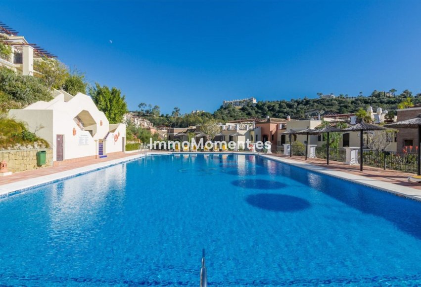 Resale - Apartment - Benahavís - Los Arqueros