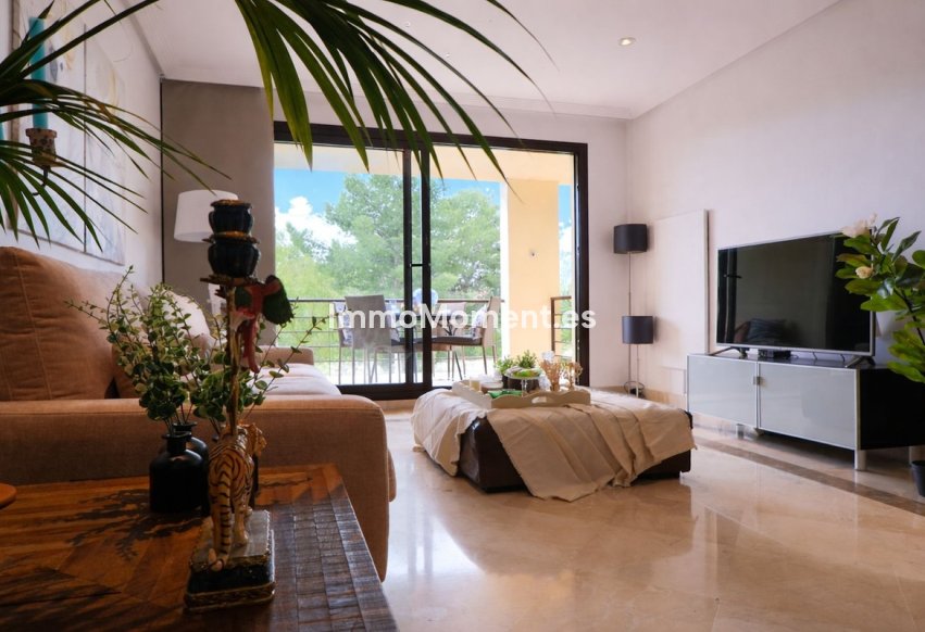 Resale - Apartment - Benahavís - Los Arqueros