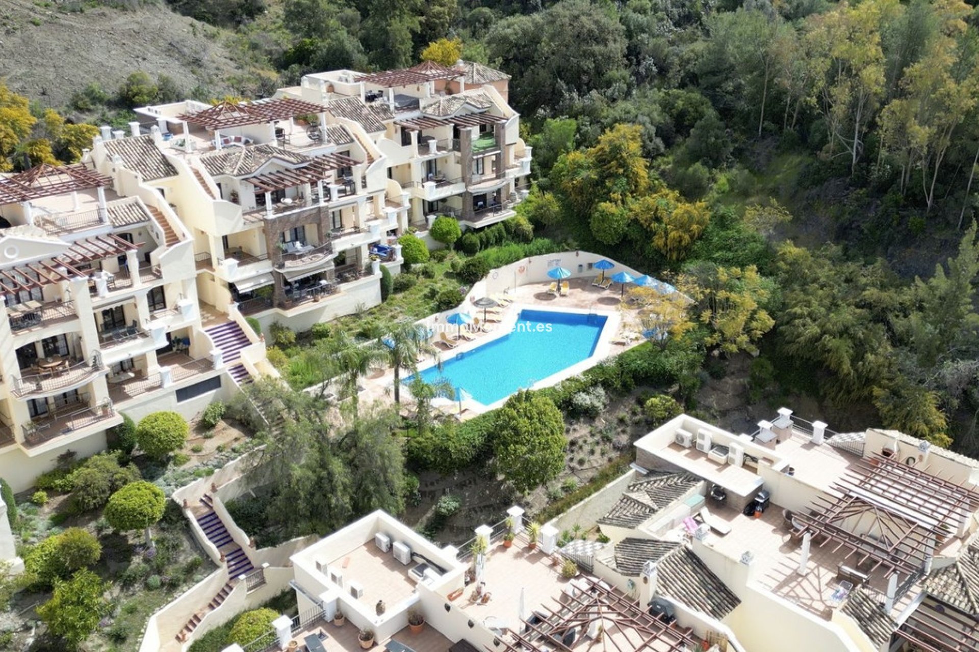 Resale - Apartment - Benahavís - Los Arqueros