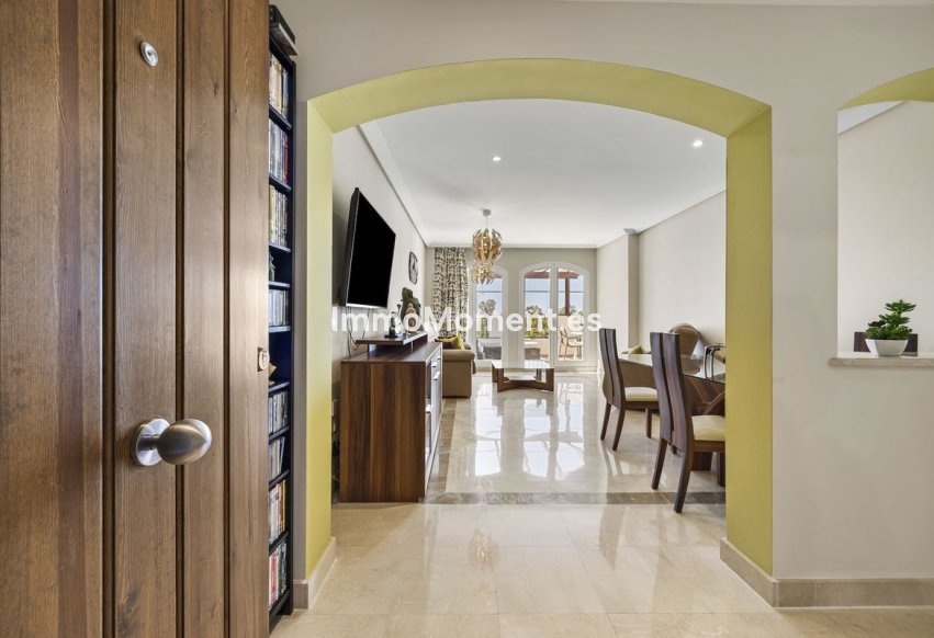 Resale - Apartment - Benahavís - Los Arqueros