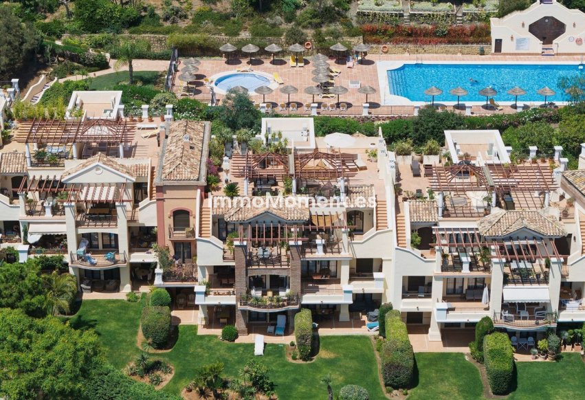 Resale - Apartment - Benahavís - Los Arqueros