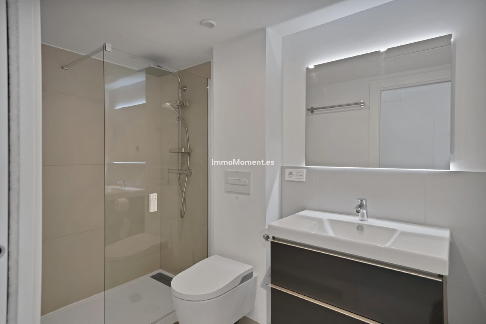 Resale - Apartment - Benalmadena - Benalmadena Centro