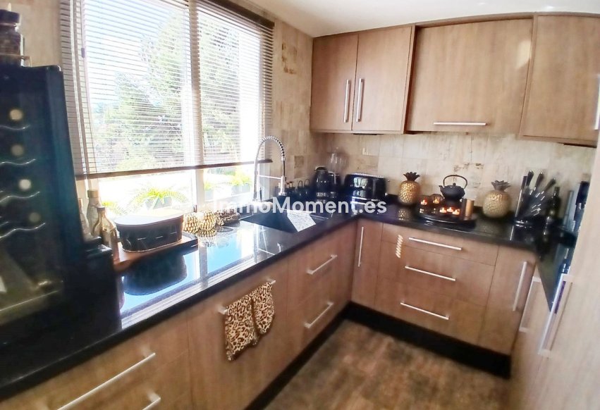 Resale - Apartment - Benalmadena - Benalmadena Centro