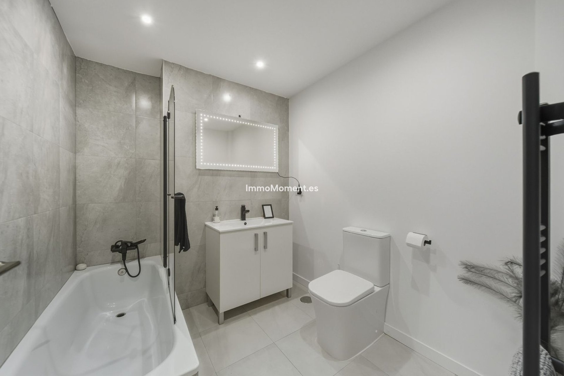 Resale - Apartment - Benalmadena - Benalmadena Centro