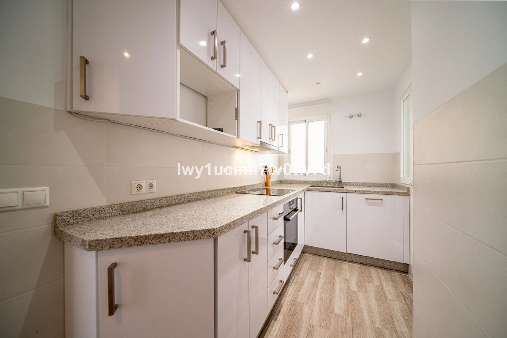 Resale - Apartment - Benalmadena - Benalmadena Centro