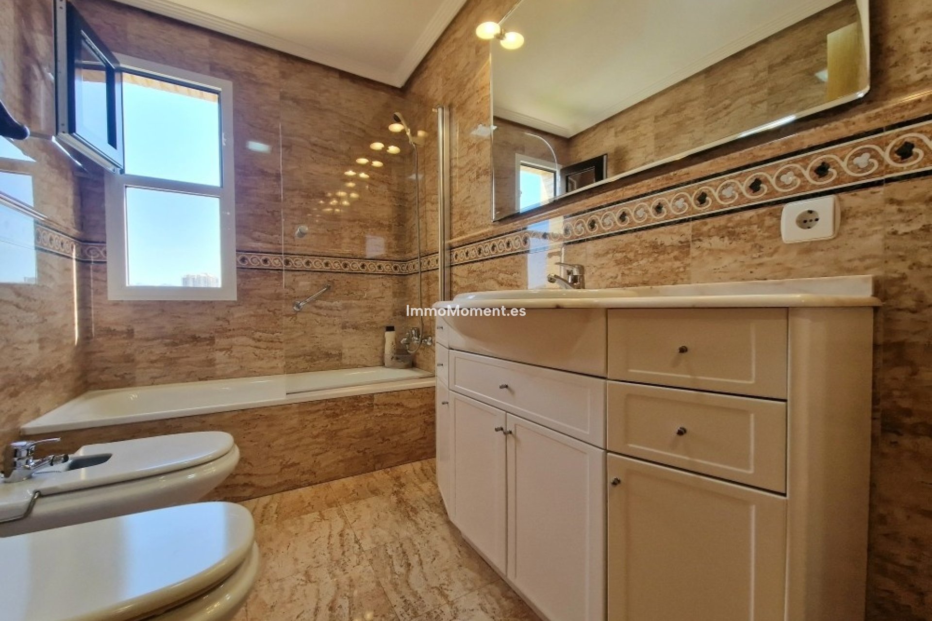 Resale - Apartment - Benidorm - Benidorm Centro