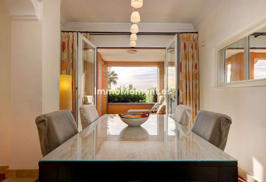 Resale - Apartment - Casares - Casares Centro