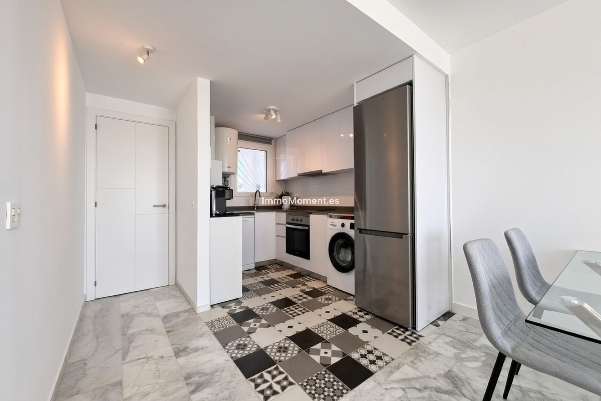Resale - Apartment - Casares - Doña Julia