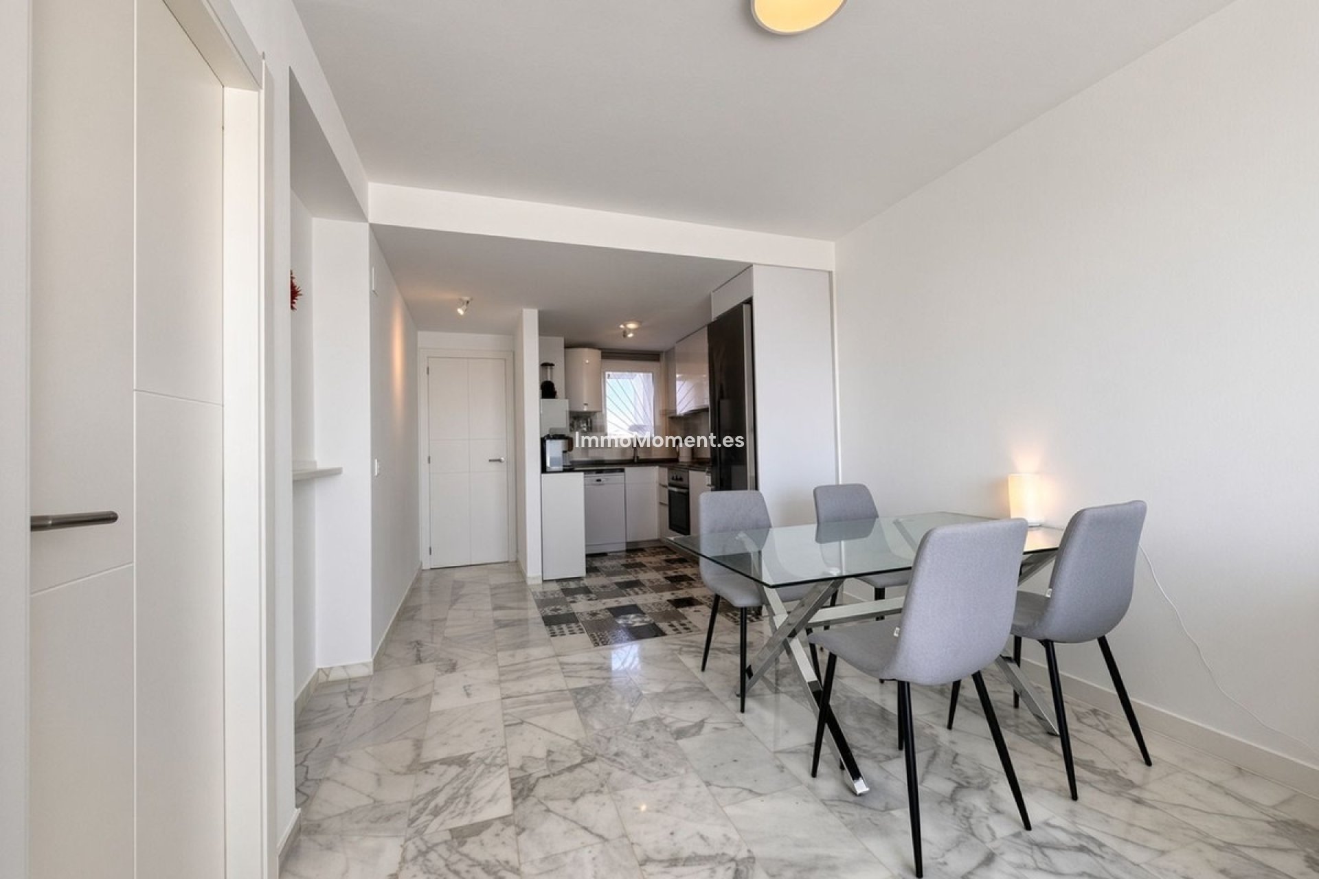 Resale - Apartment - Casares - Doña Julia
