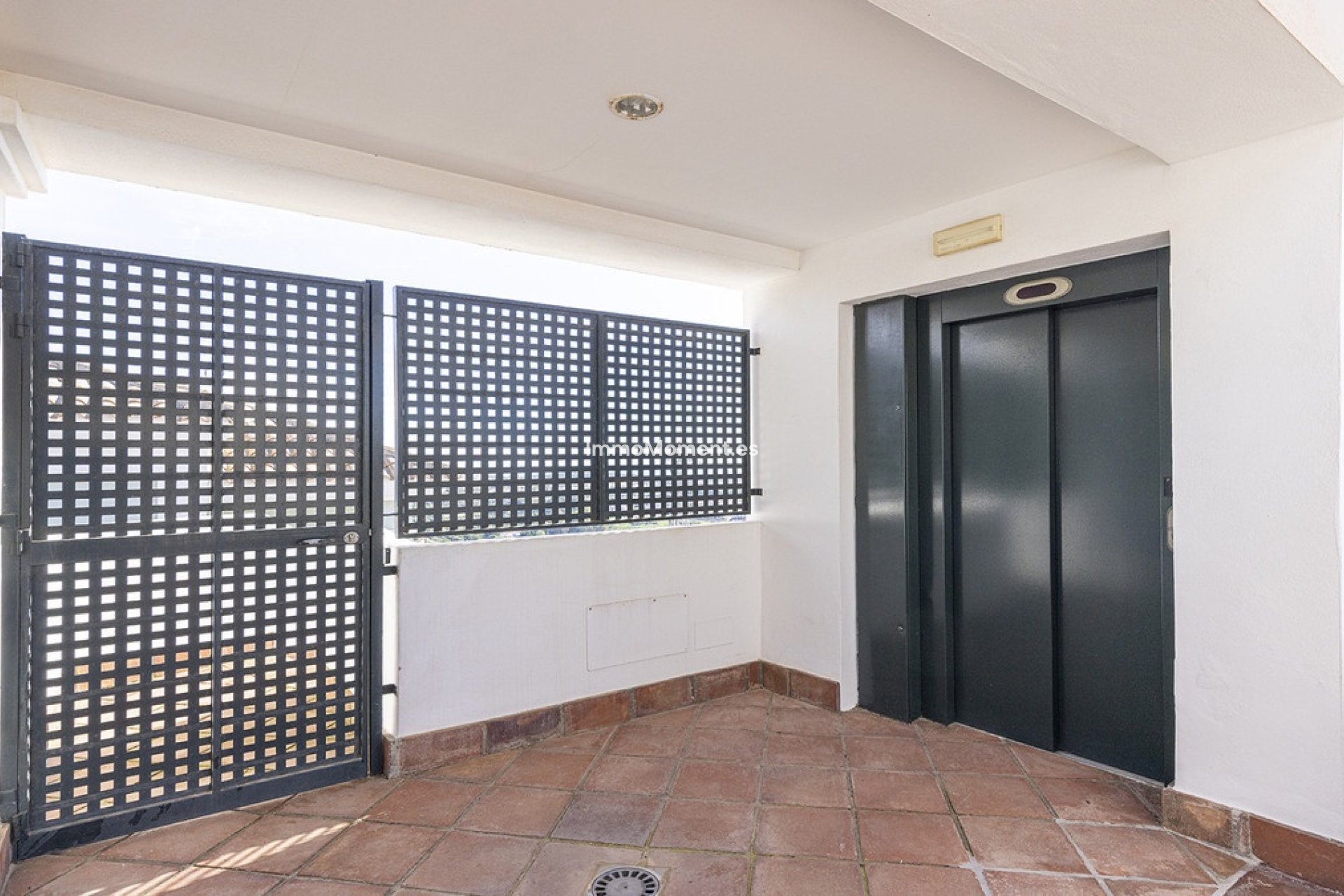 Resale - Apartment - Casares - Doña Julia