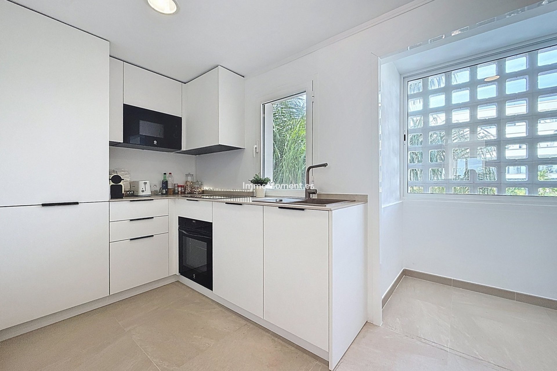 Resale - Apartment - Casares - Doña Julia