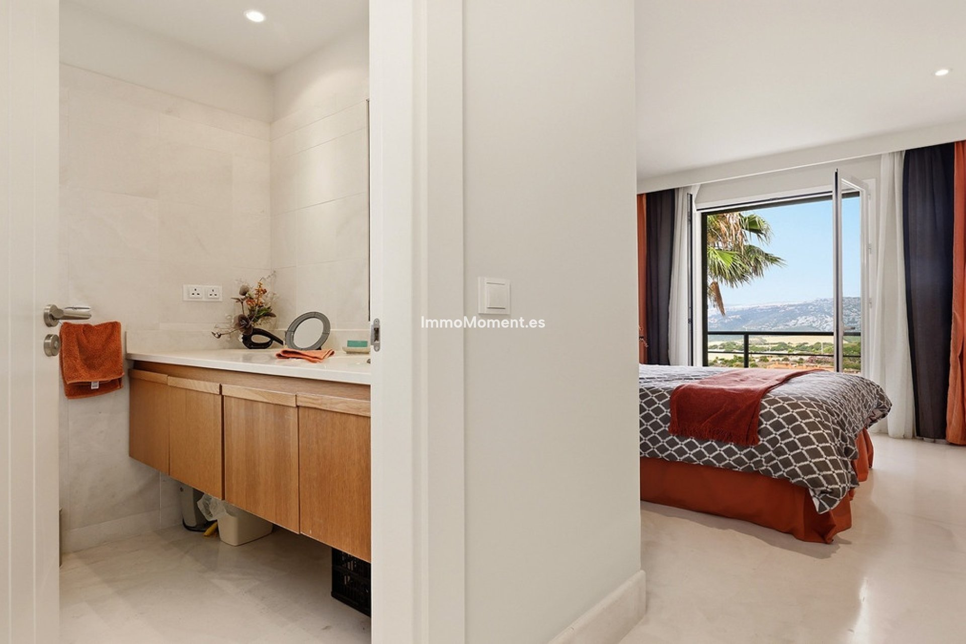 Resale - Apartment - Casares - Doña Julia