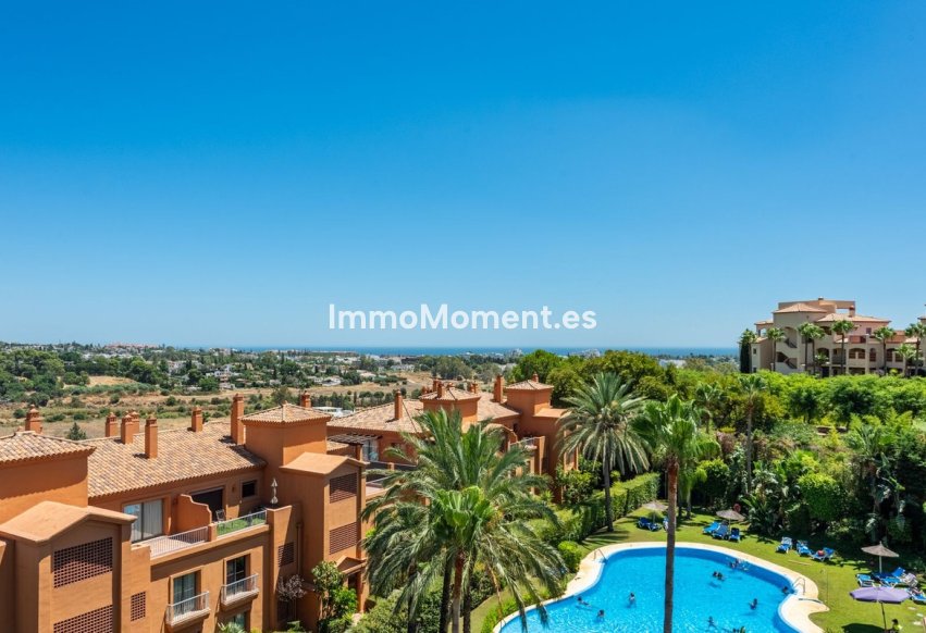 Resale - Apartment - Estepona - Atalaya