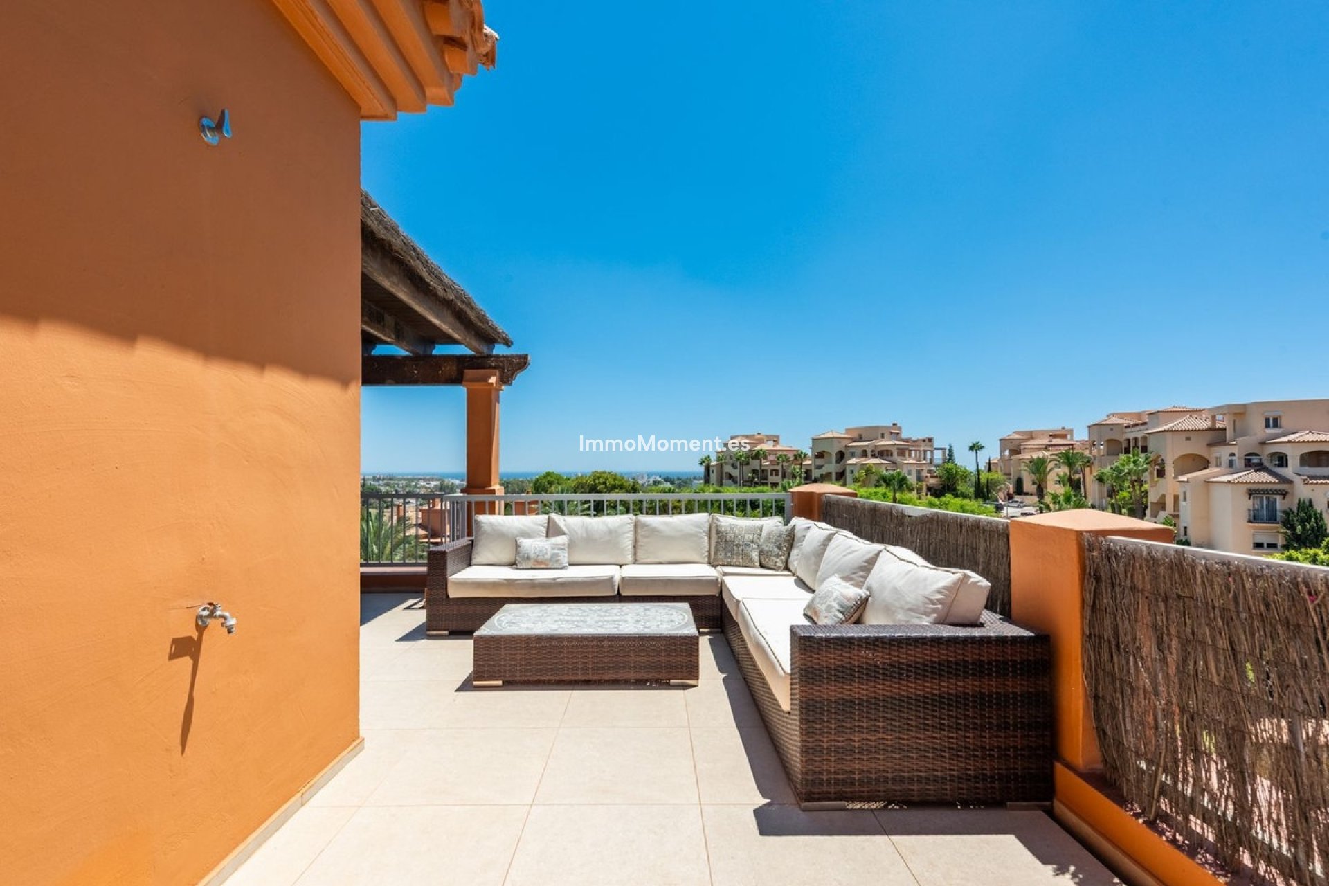Resale - Apartment - Estepona - Atalaya