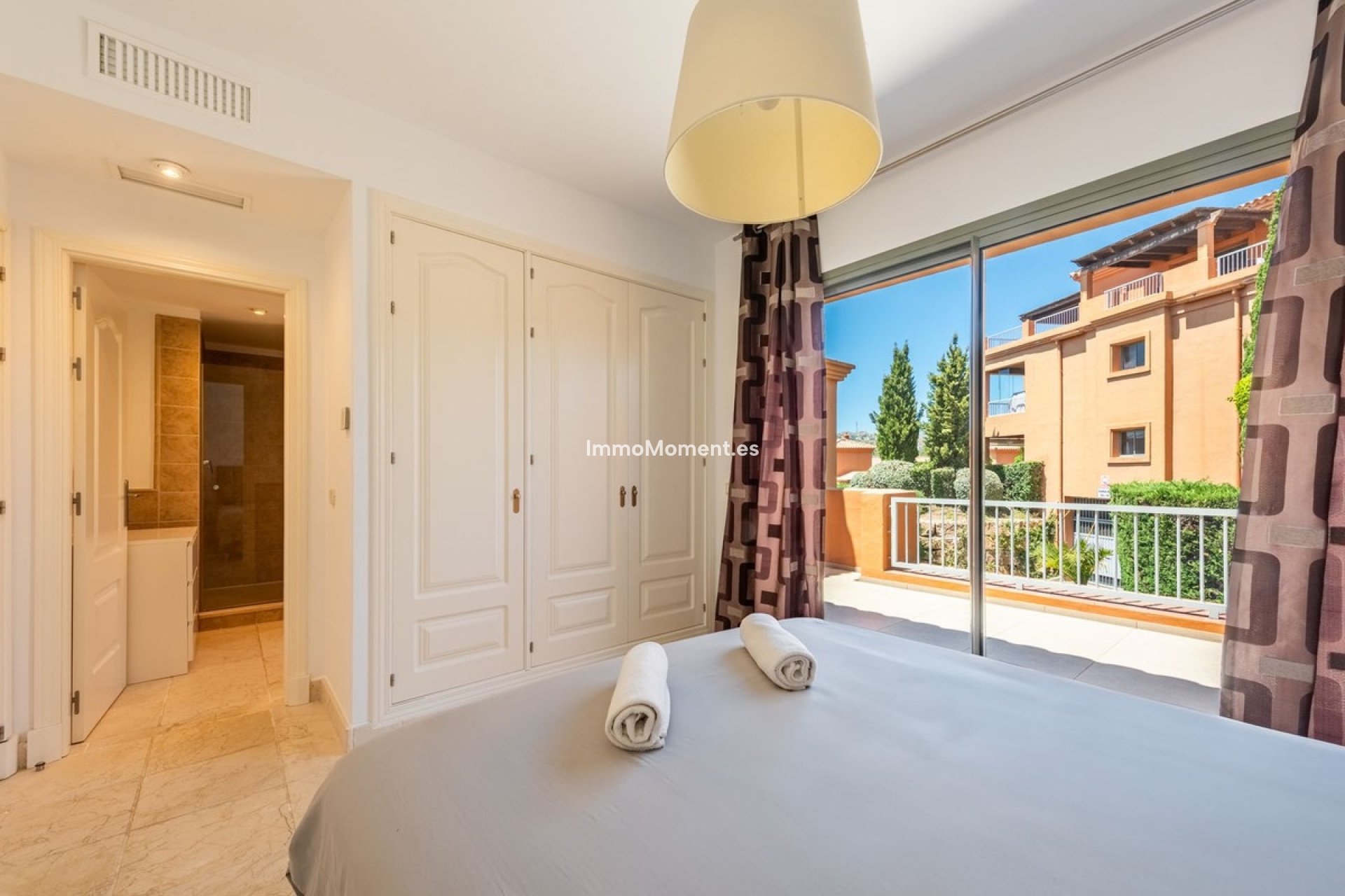 Resale - Apartment - Estepona - Atalaya