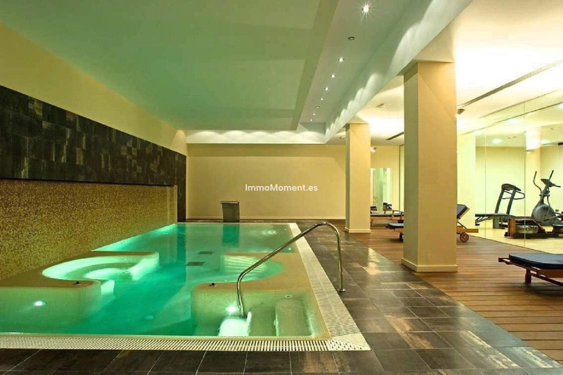 Resale - Apartment - Estepona - Atalaya