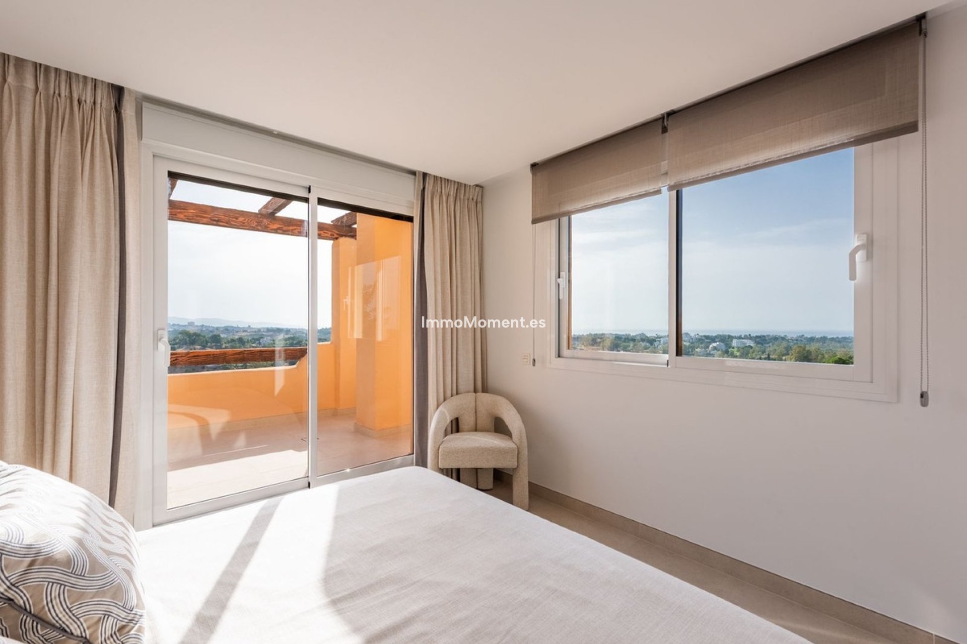 Resale - Apartment - Estepona - Atalaya