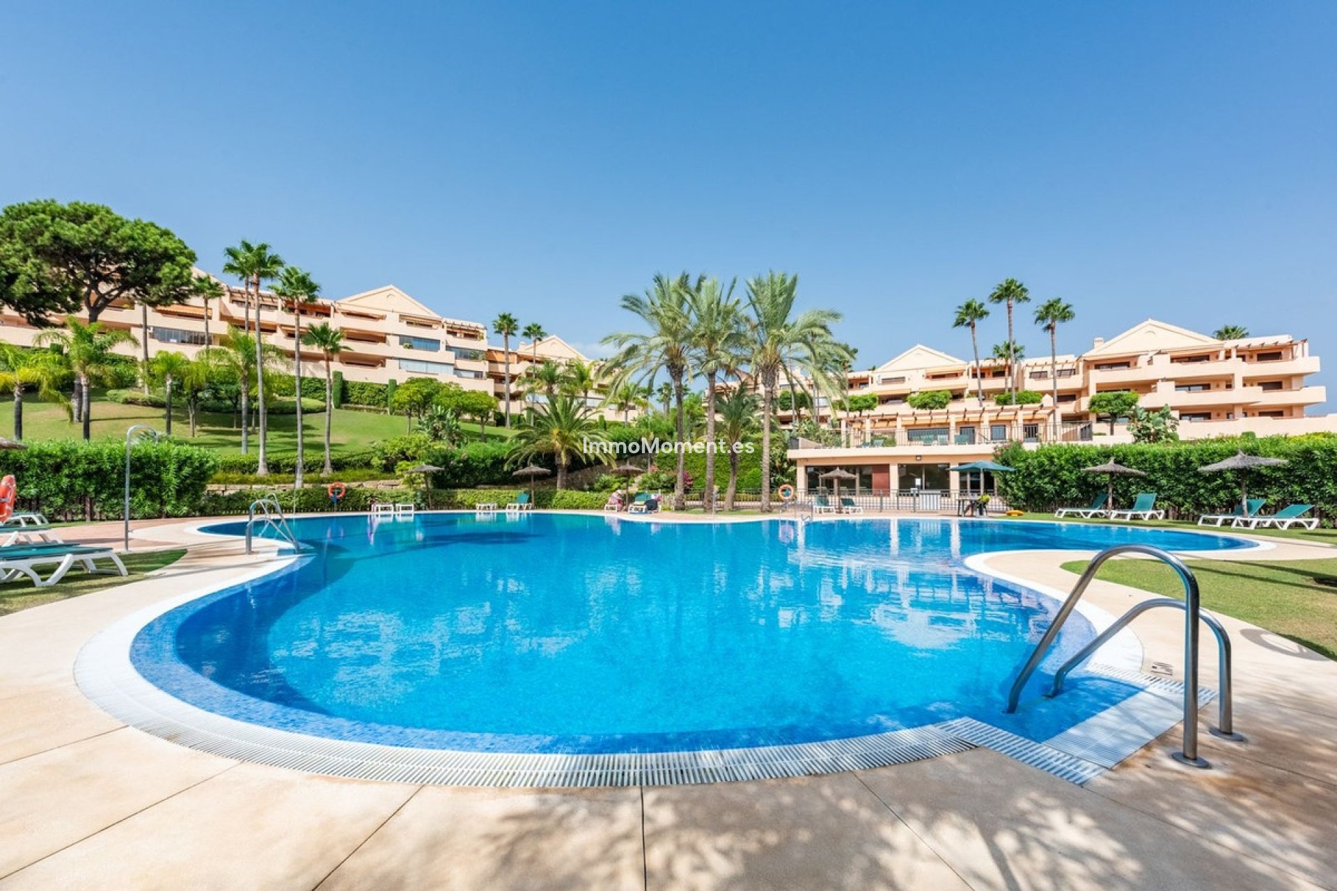 Resale - Apartment - Estepona - Atalaya