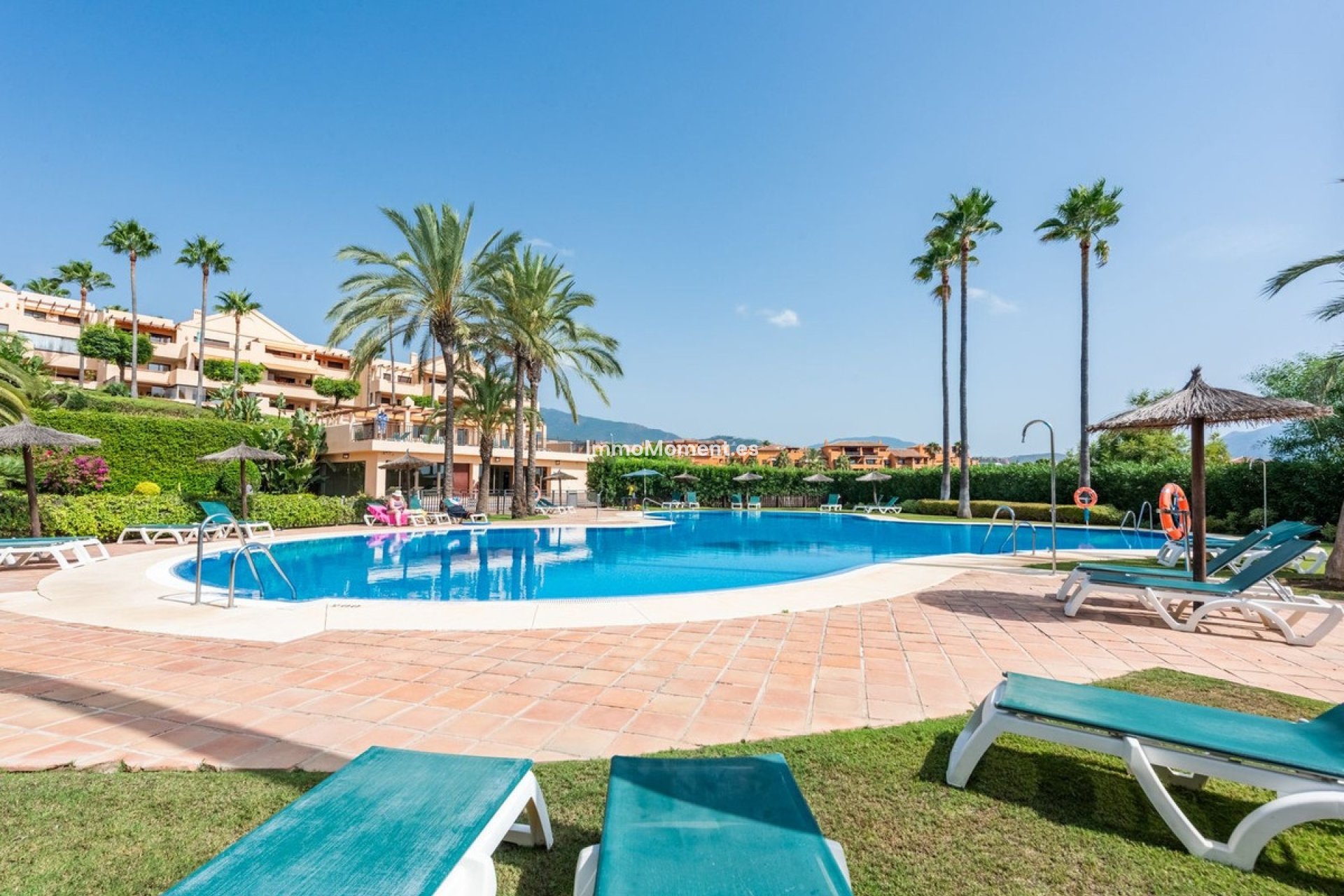 Resale - Apartment - Estepona - Atalaya