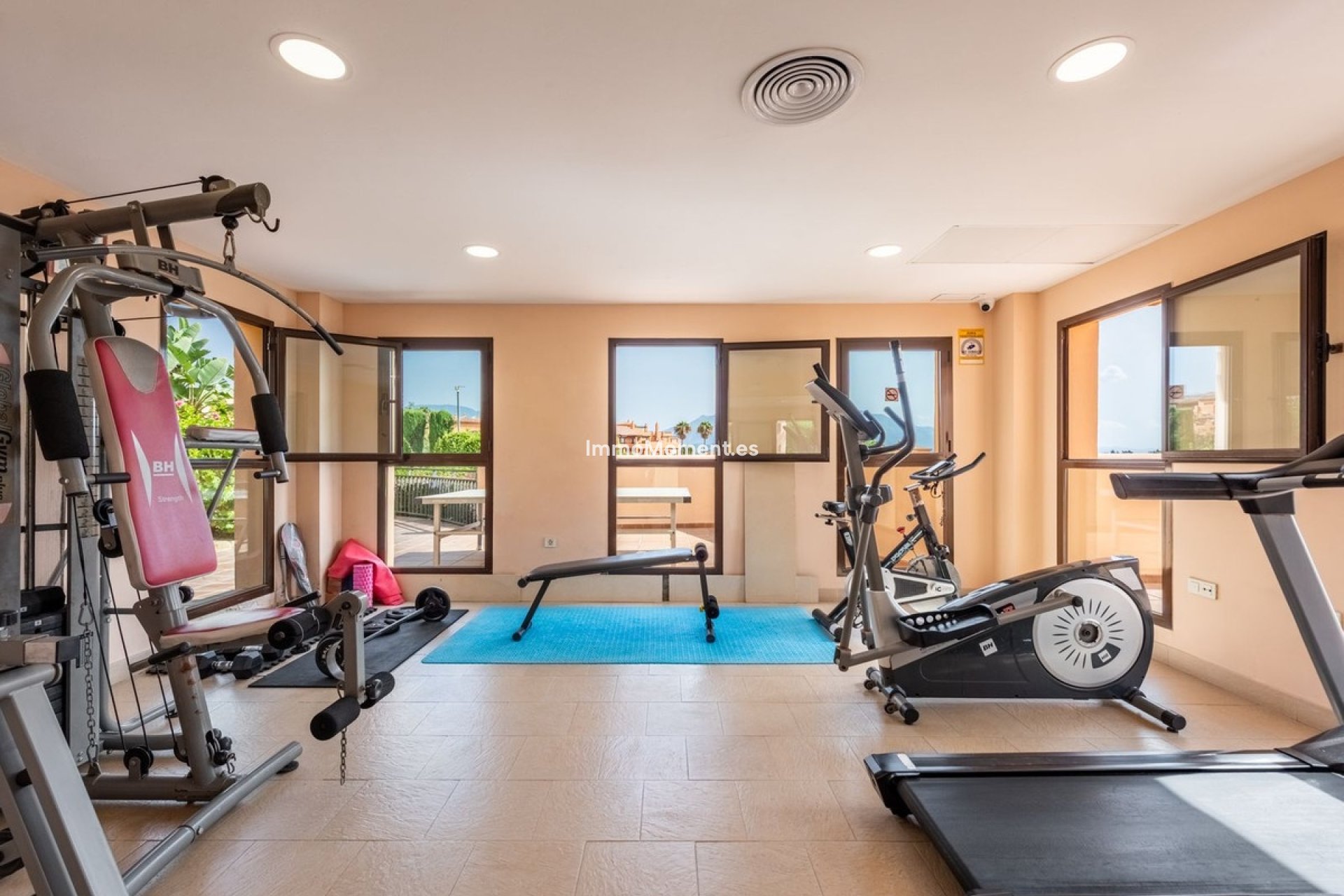 Resale - Apartment - Estepona - Atalaya